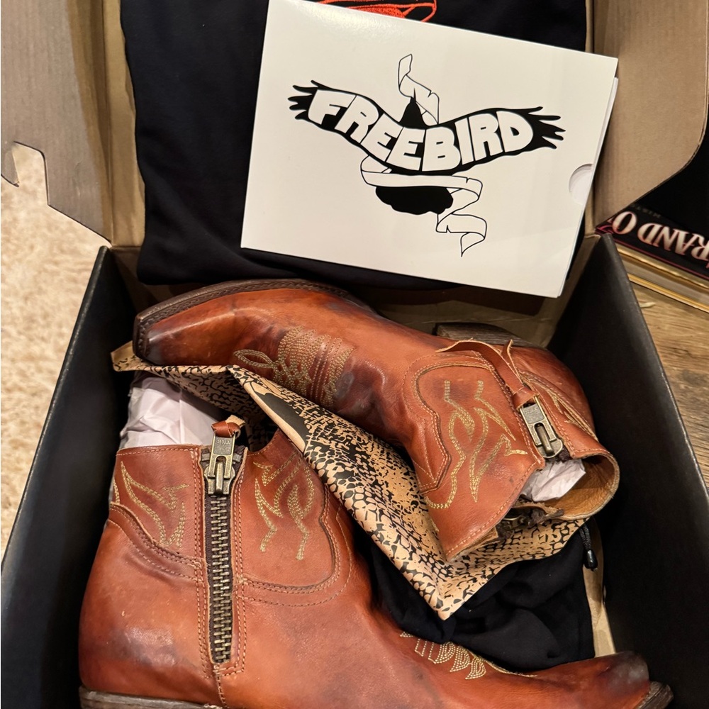 FREEBIRD WOLFIE Ankle midi boot in SOLD OUT WHISKEY Leather Western Ankle Boots - Picture 6 of 10